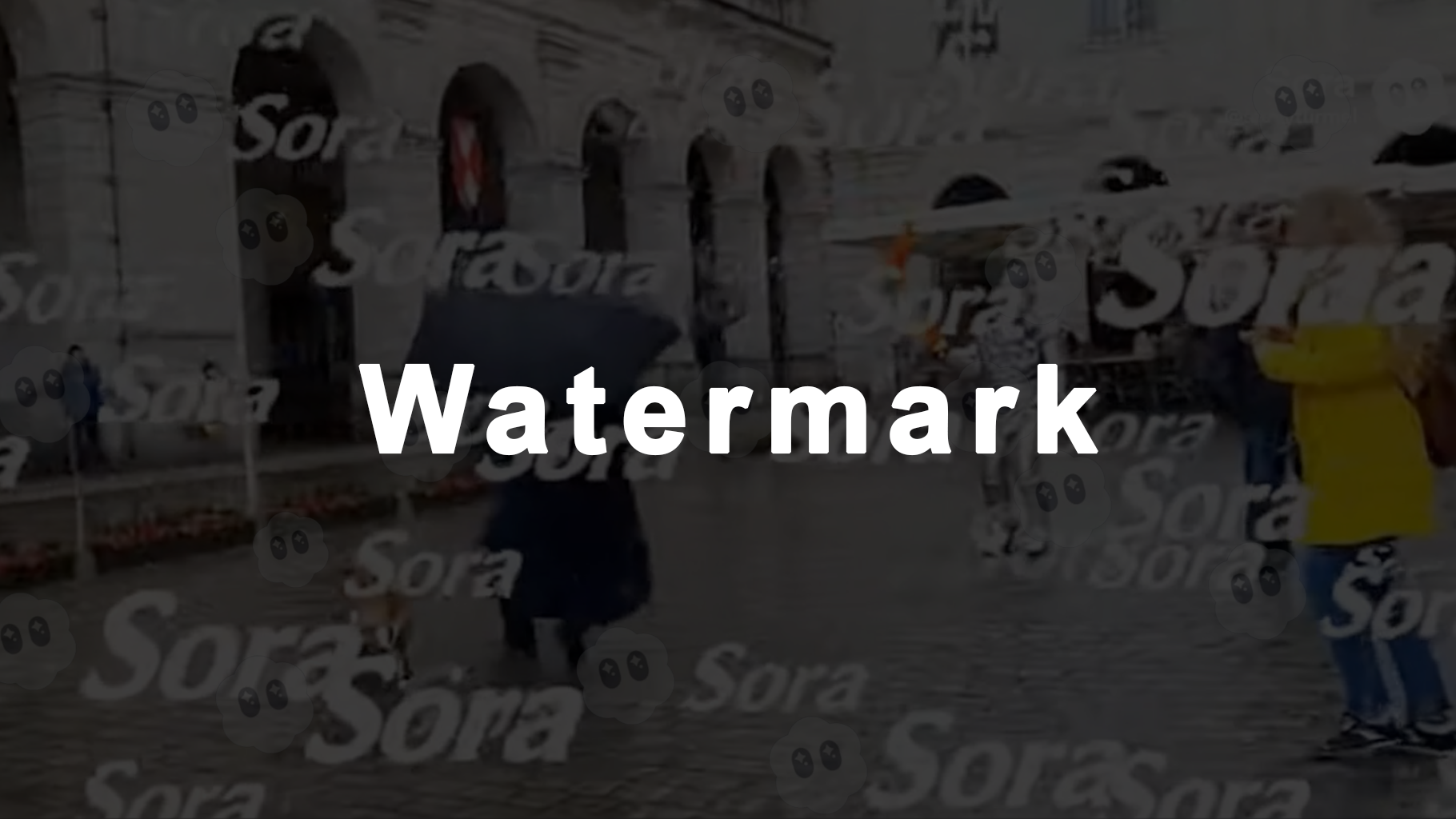 Mot “Watermark” au centre d’une scène de rue; logos “Sora” répétés en filigrane illustrant un watermark sur une vidéo générée par IA.